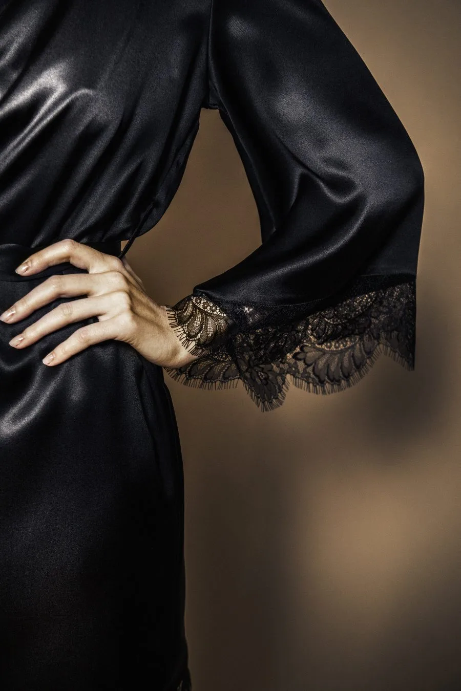 Black natural silk nightgown and robe set - Image 6