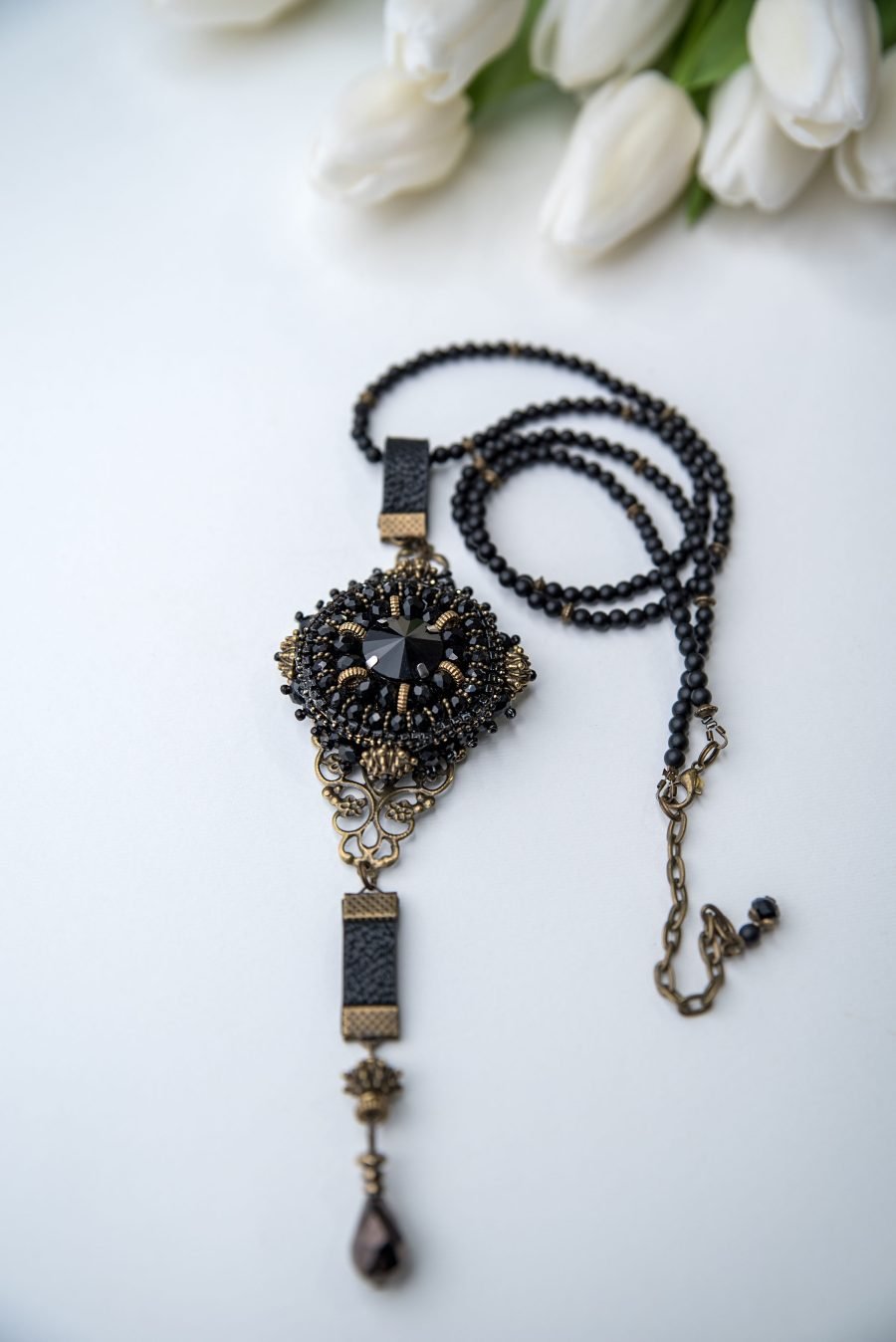 Elegant necklace with hematites - Image 2