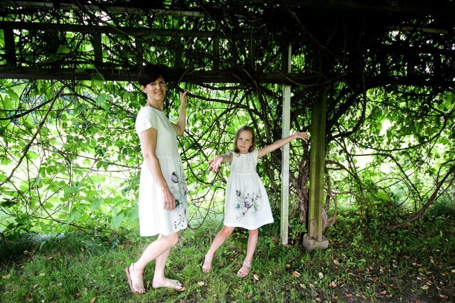 White dress in natural linen "Buds" - Image 3