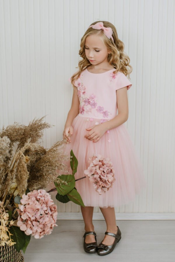 rozine suknele mergaitei