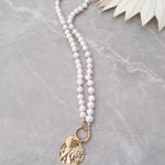 Handmade pearl necklace with three interchangeable pendants - Image 4