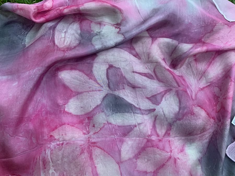 Scarf in real silk with hydrangea patterns - Image 3