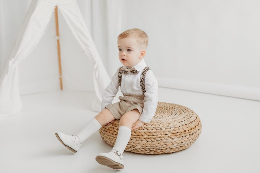 Boy's costume with shorts in natural linen - Image 4