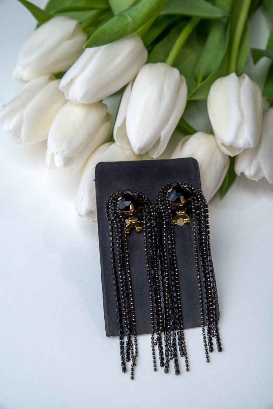 Luxury earrings in black and gold with stripes - Image 5