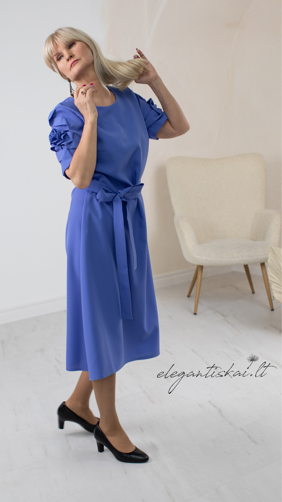 Blue occasion dress with decorative sleeves - Image 5