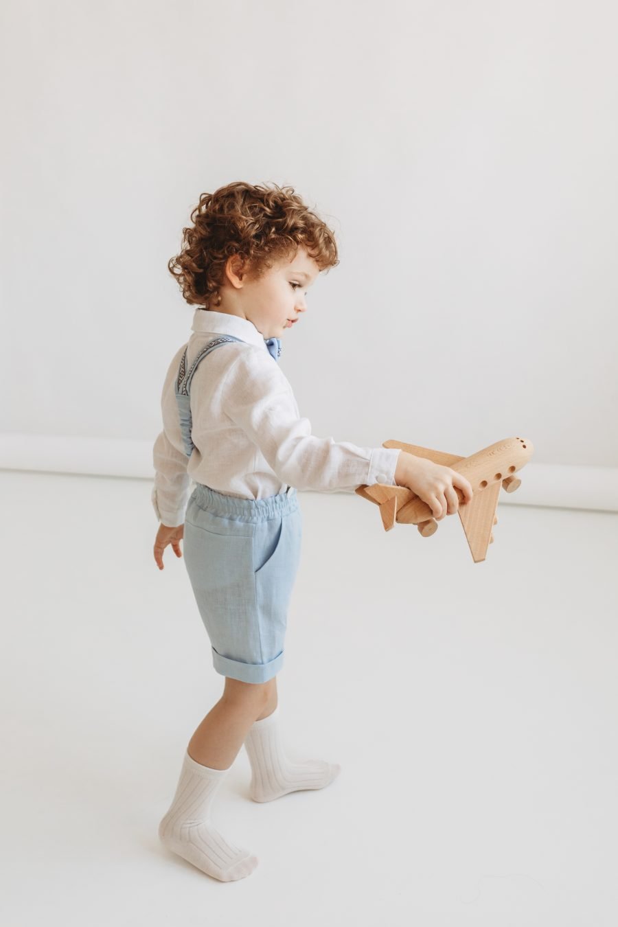 Boy's costume with shorts in blue natural linen - Image 2