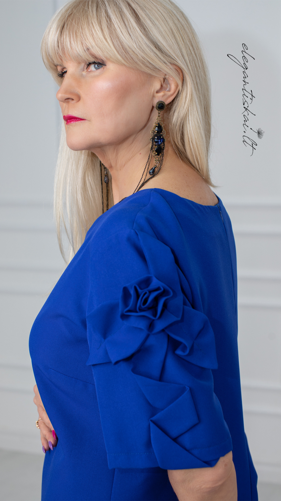 Blue dress with decorative sleeves - Image 2