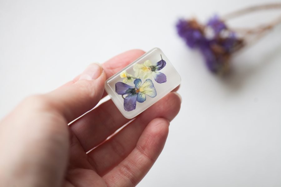 Handmade brooch with real pansies - Image 4