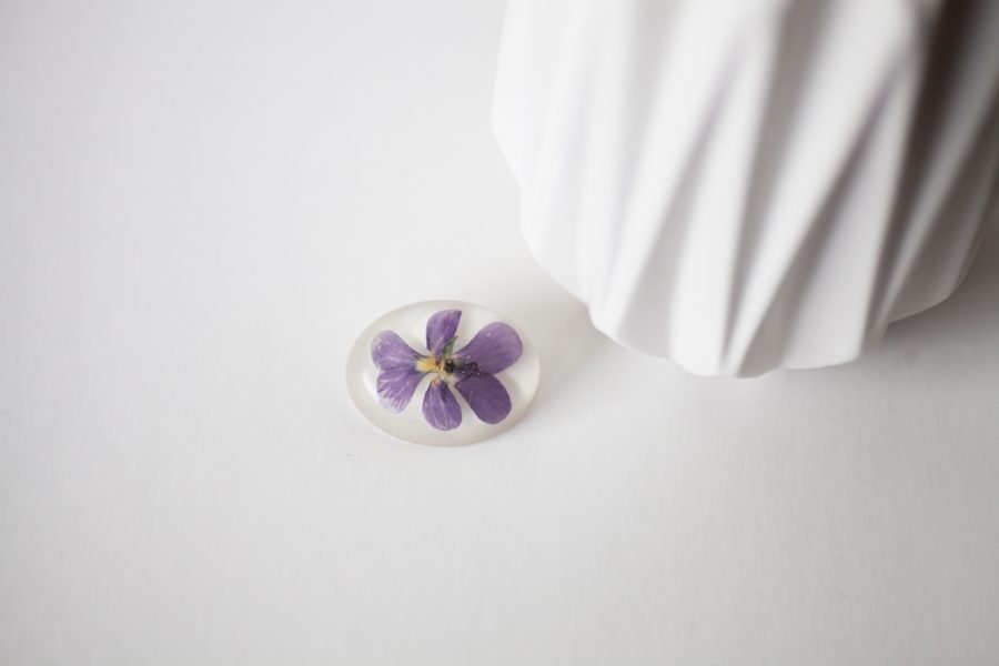 Handmade brooch with real pansies - Image 5