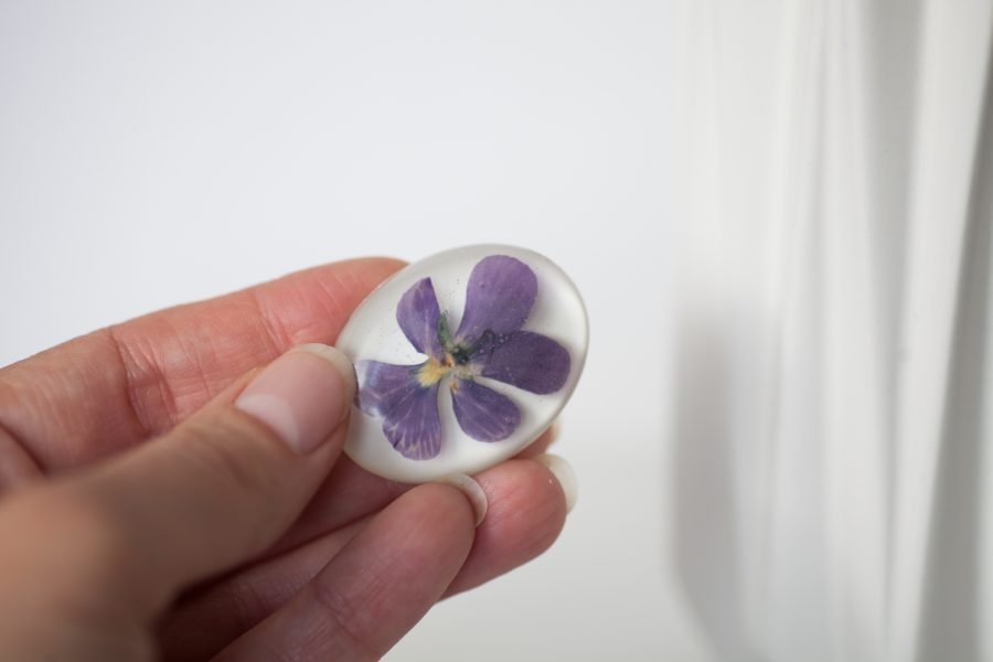 Handmade brooch with real pansies - Image 6