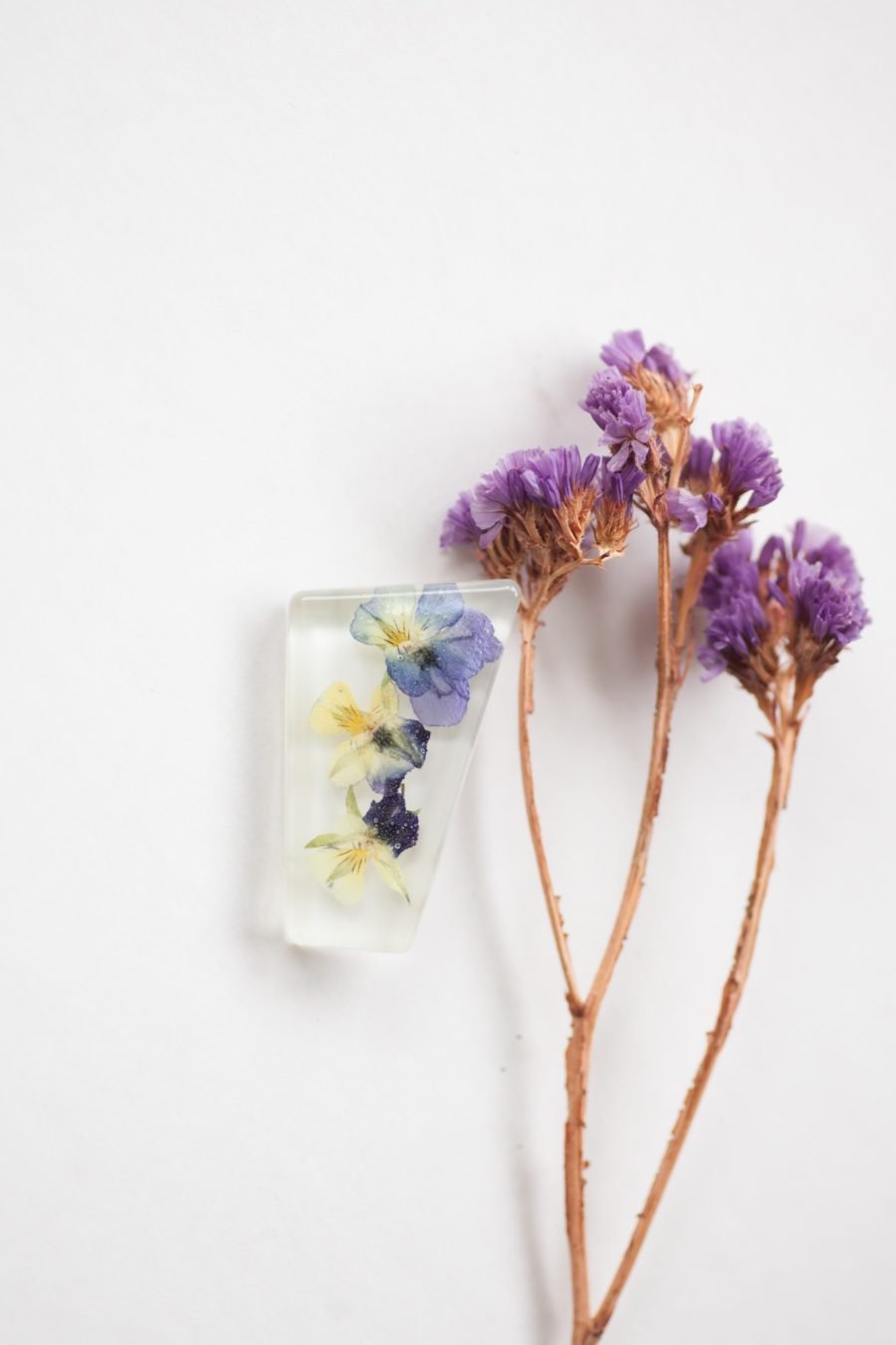 Handmade brooch with real pansies