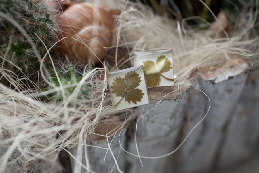 Men's cufflinks with strawberry leaf - Image 2