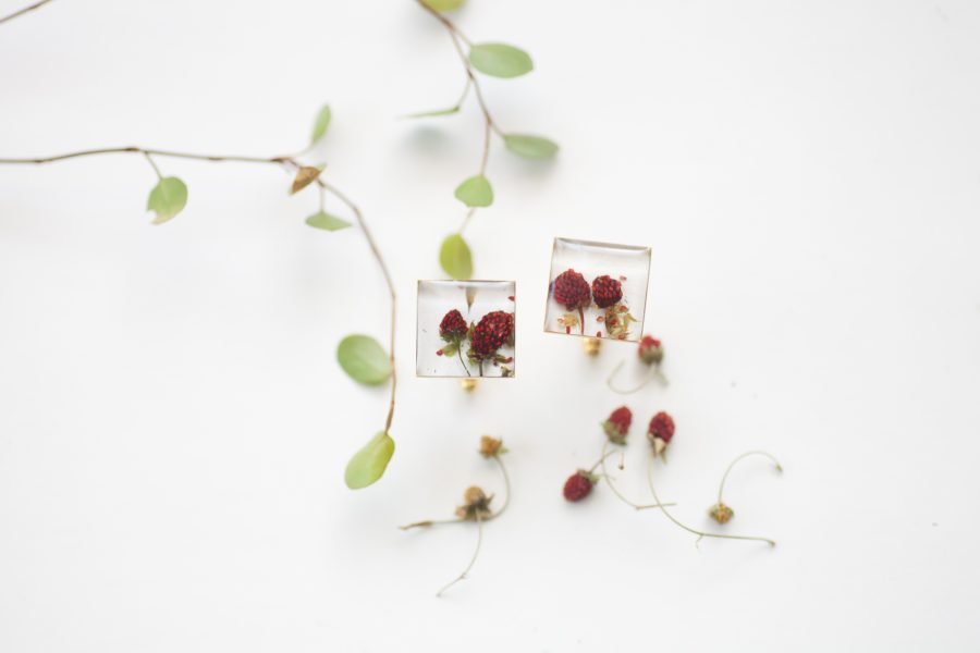 Hand made hirt cufflinks with natural strawberries - Image 4