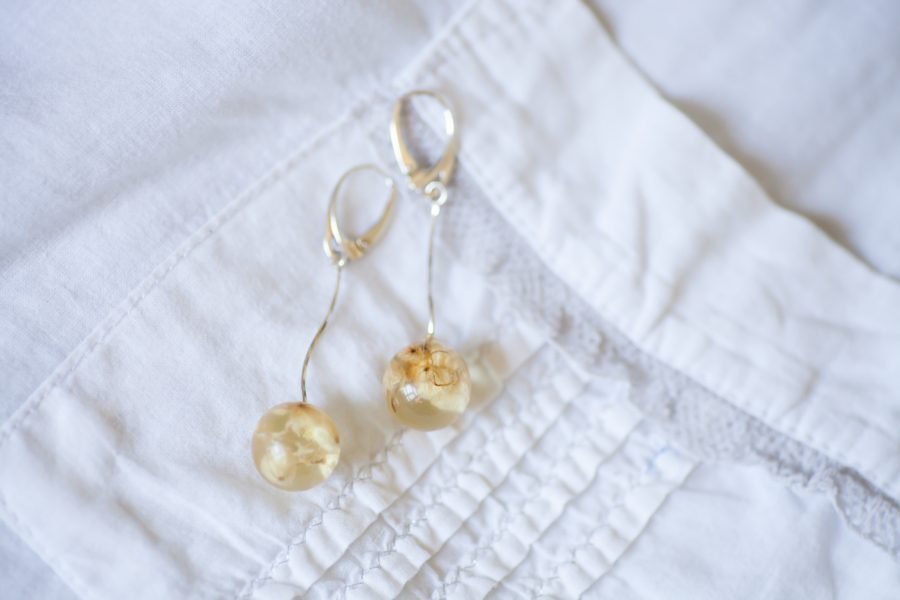 Handmade dangling earrings with flowers - Image 3