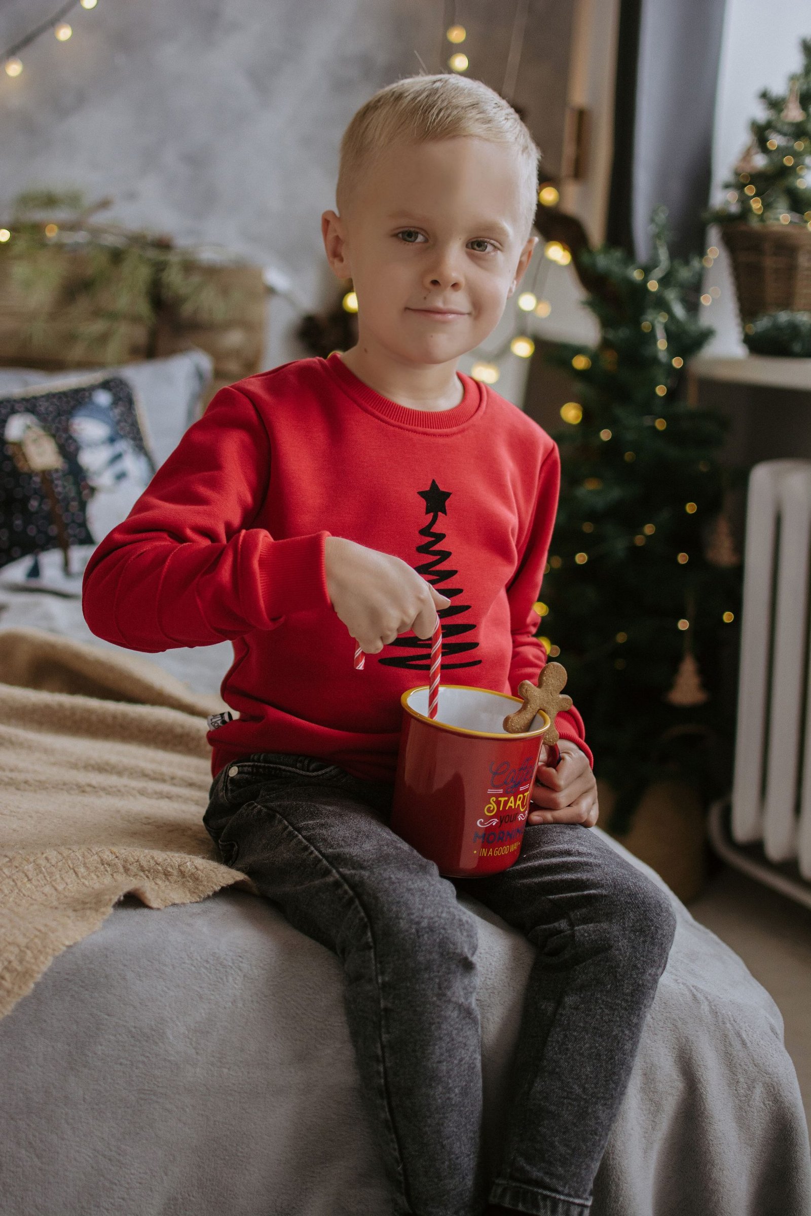 Red Christmas jumper for women and men - Image 6