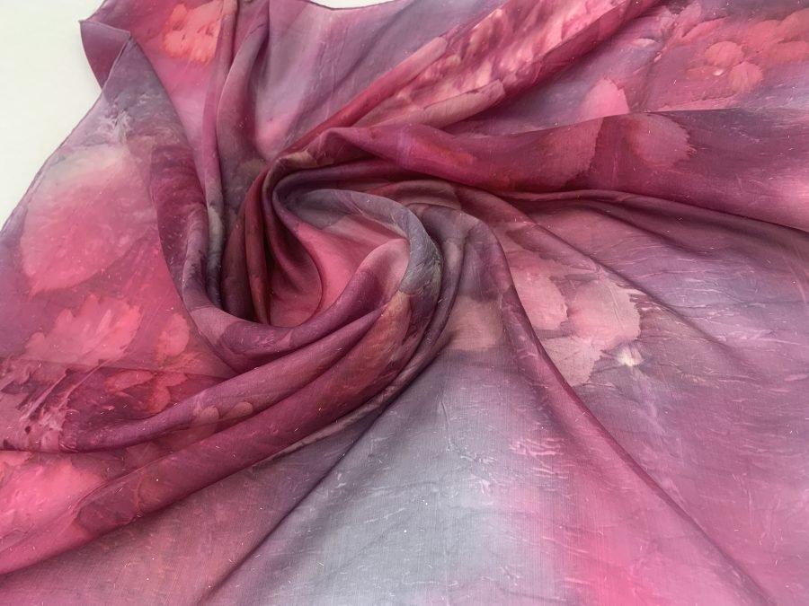 Bright raspberry-coloured scarf in pure silk - Image 5