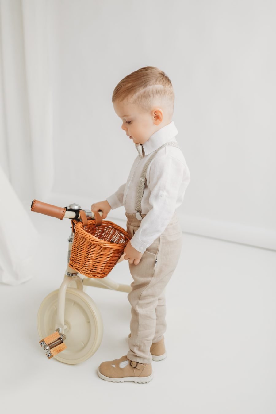 Christening costume with patterned shoulder straps and bowtie - Image 4