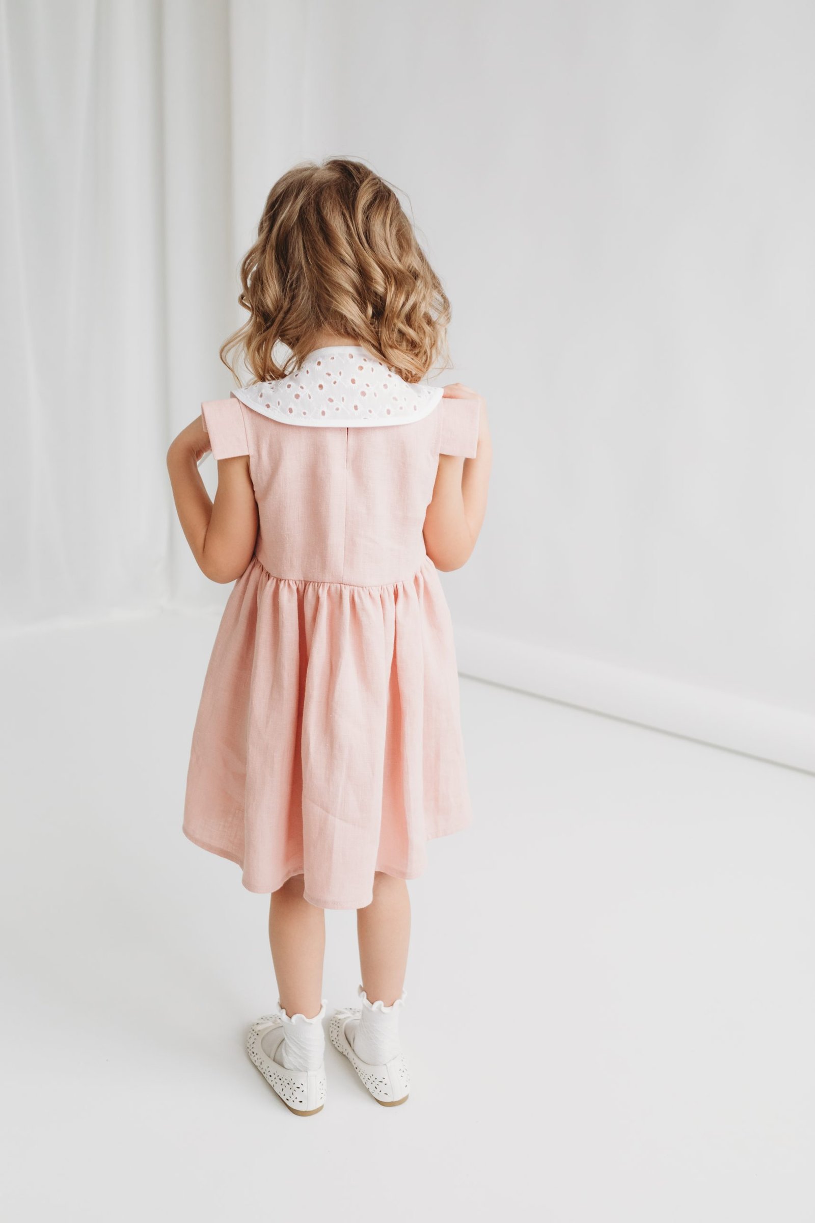 Pink dress for a girl made of natural linen - Image 2