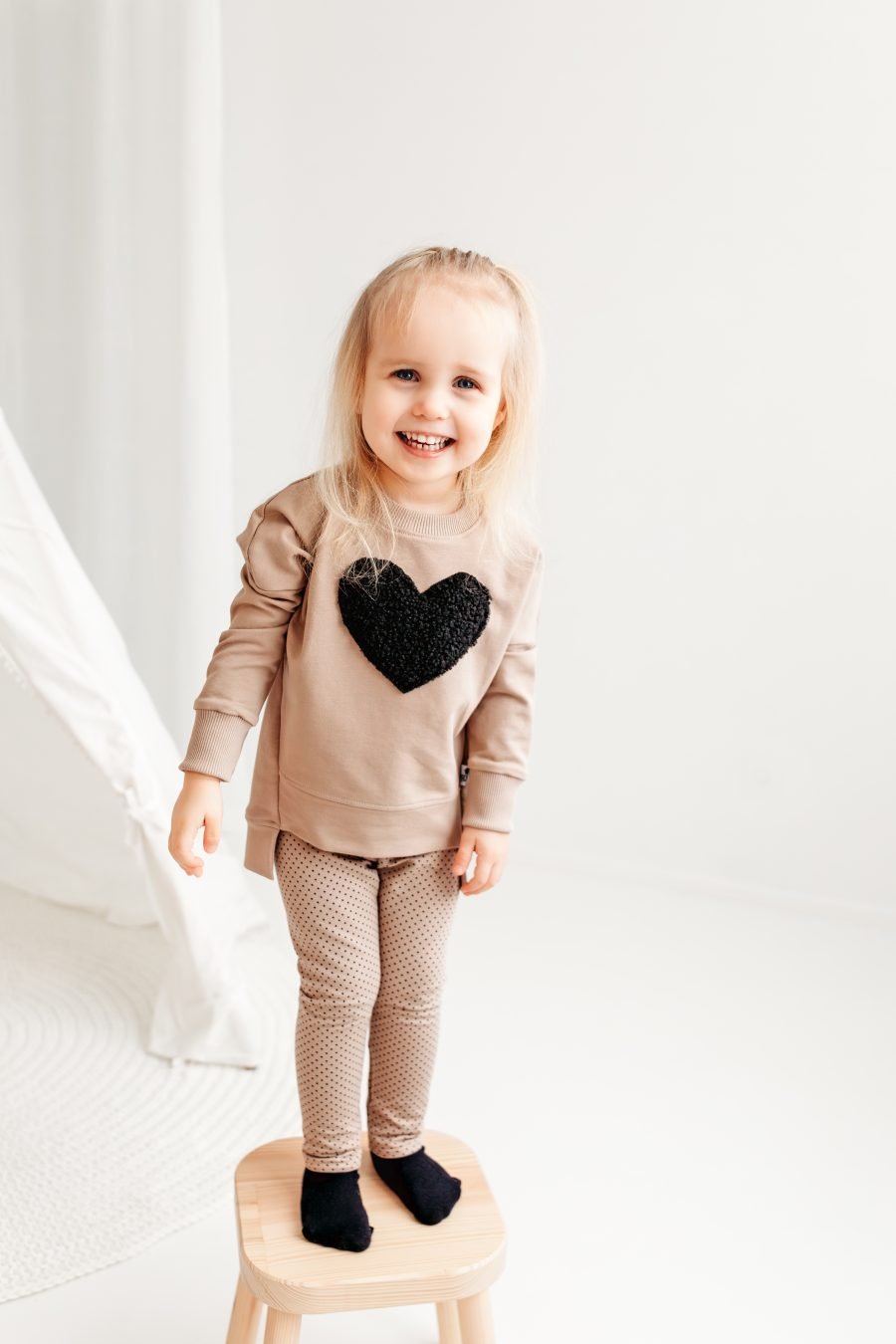 Brown set for a girl: sweater and pants