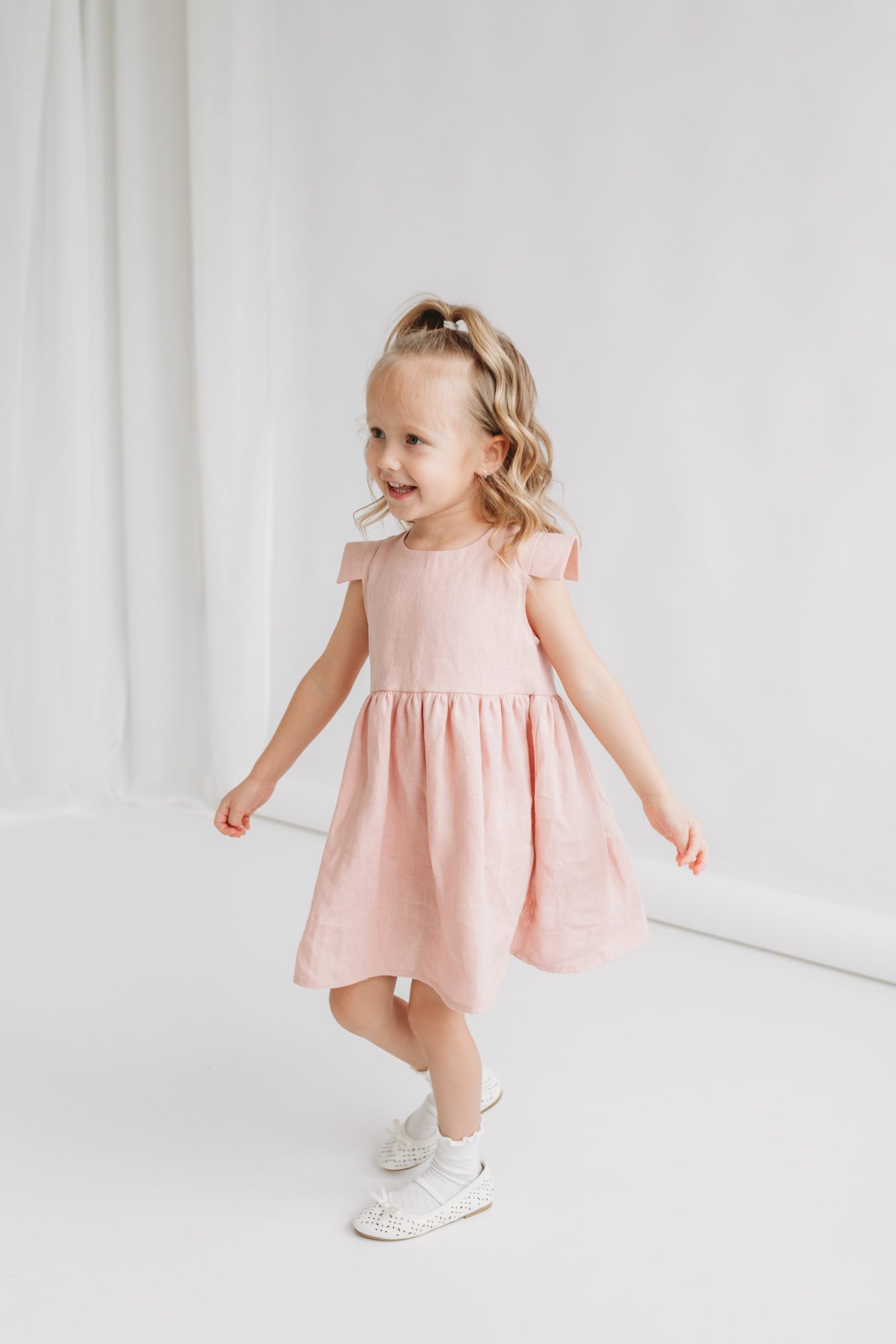 Pink dress for a girl made of natural linen - Image 5