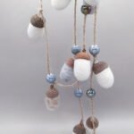 Handmade garland with felt acorns and beads - Image 4