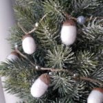 Handmade garland with felt acorns and beads - Image 13