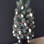 Handmade garland with felt acorns and beads - Image 7