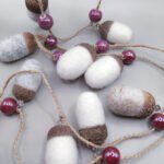 Handmade garland with felt acorns and beads - Image 10