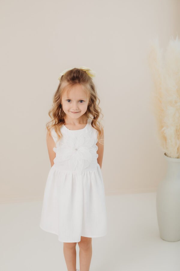 baltos sukneles mergaitems