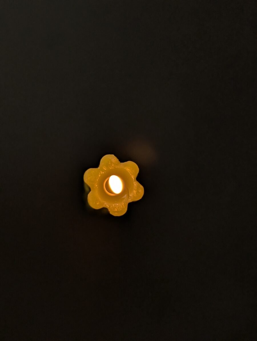 Natural beeswax candles (various quantities) - Image 7