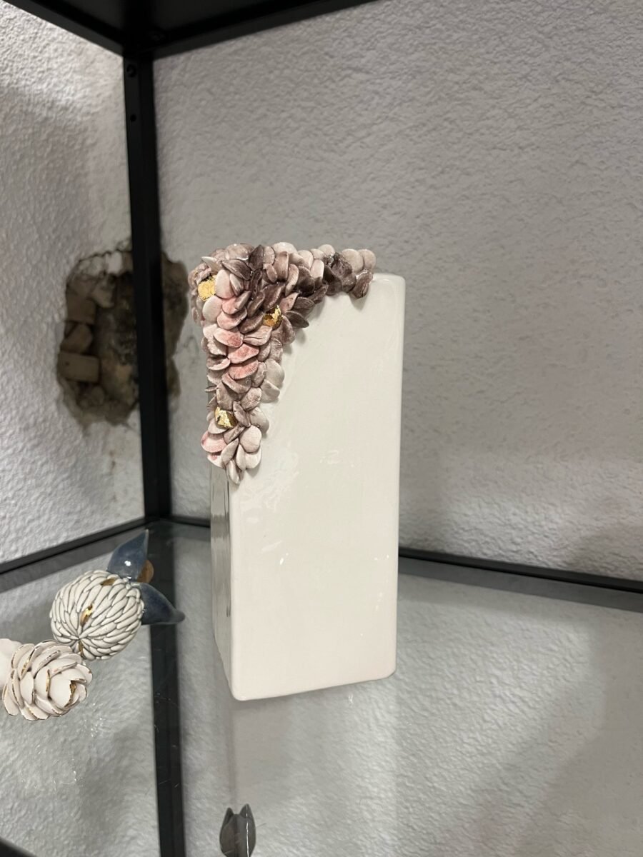 Handmade vase made of white ceramic - Image 6