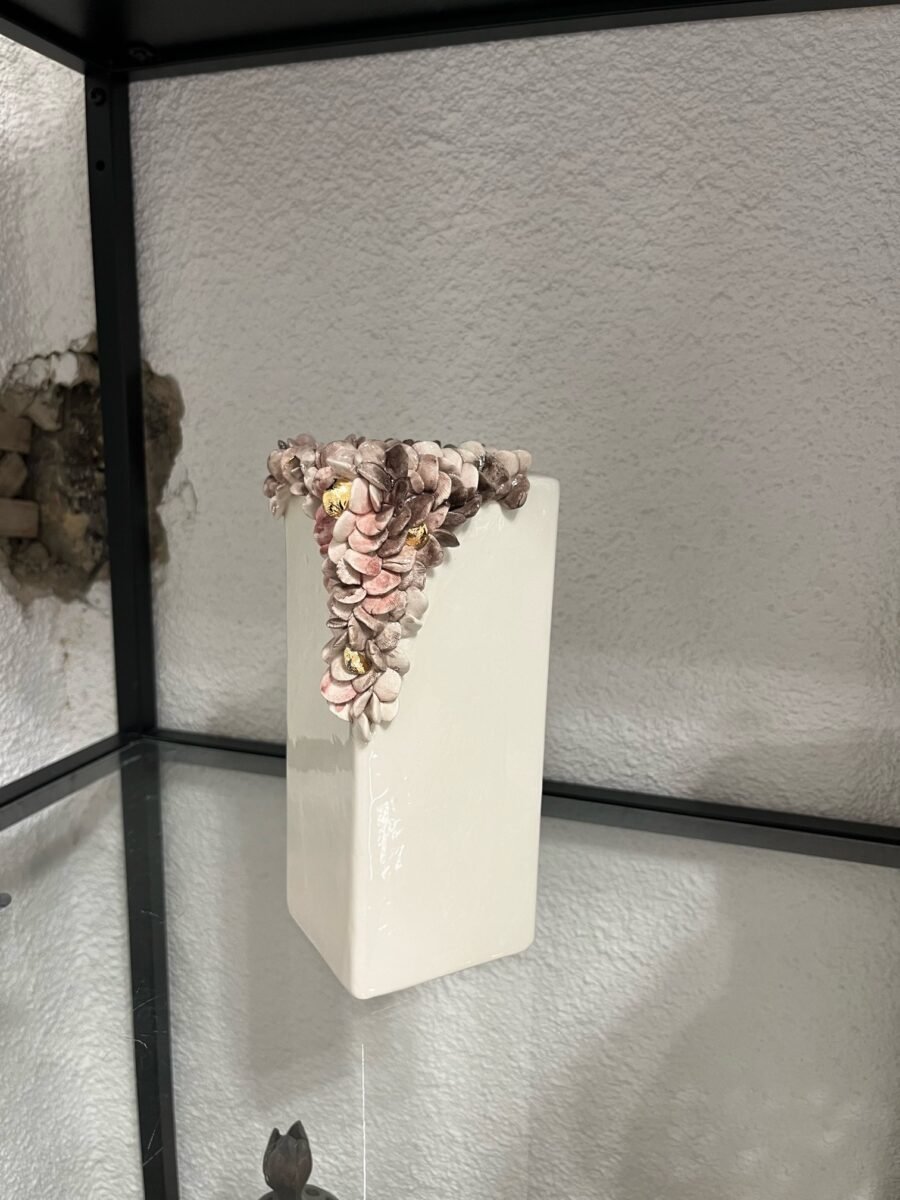 Handmade vase made of white ceramic - Image 7
