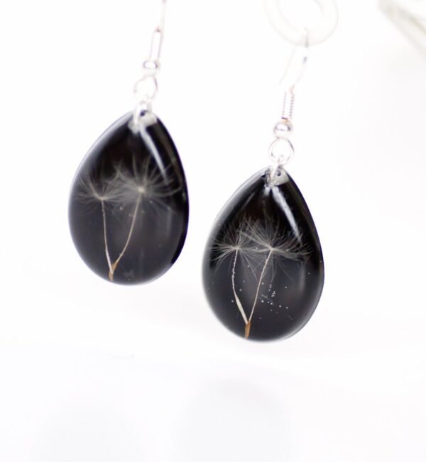 ranku darbo auskarai